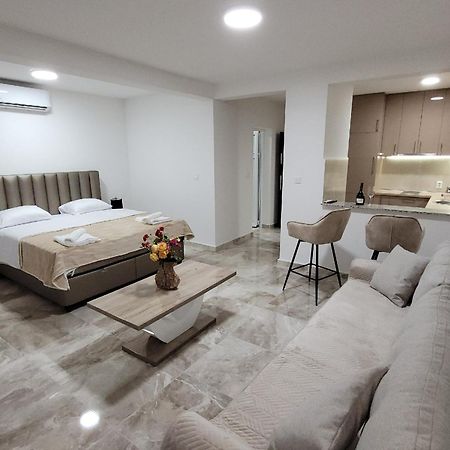 Montenegro Apartments Phoenix With Pool Bar Εξωτερικό φωτογραφία