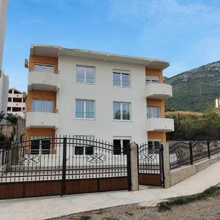 Montenegro Apartments Phoenix With Pool Bar Εξωτερικό φωτογραφία