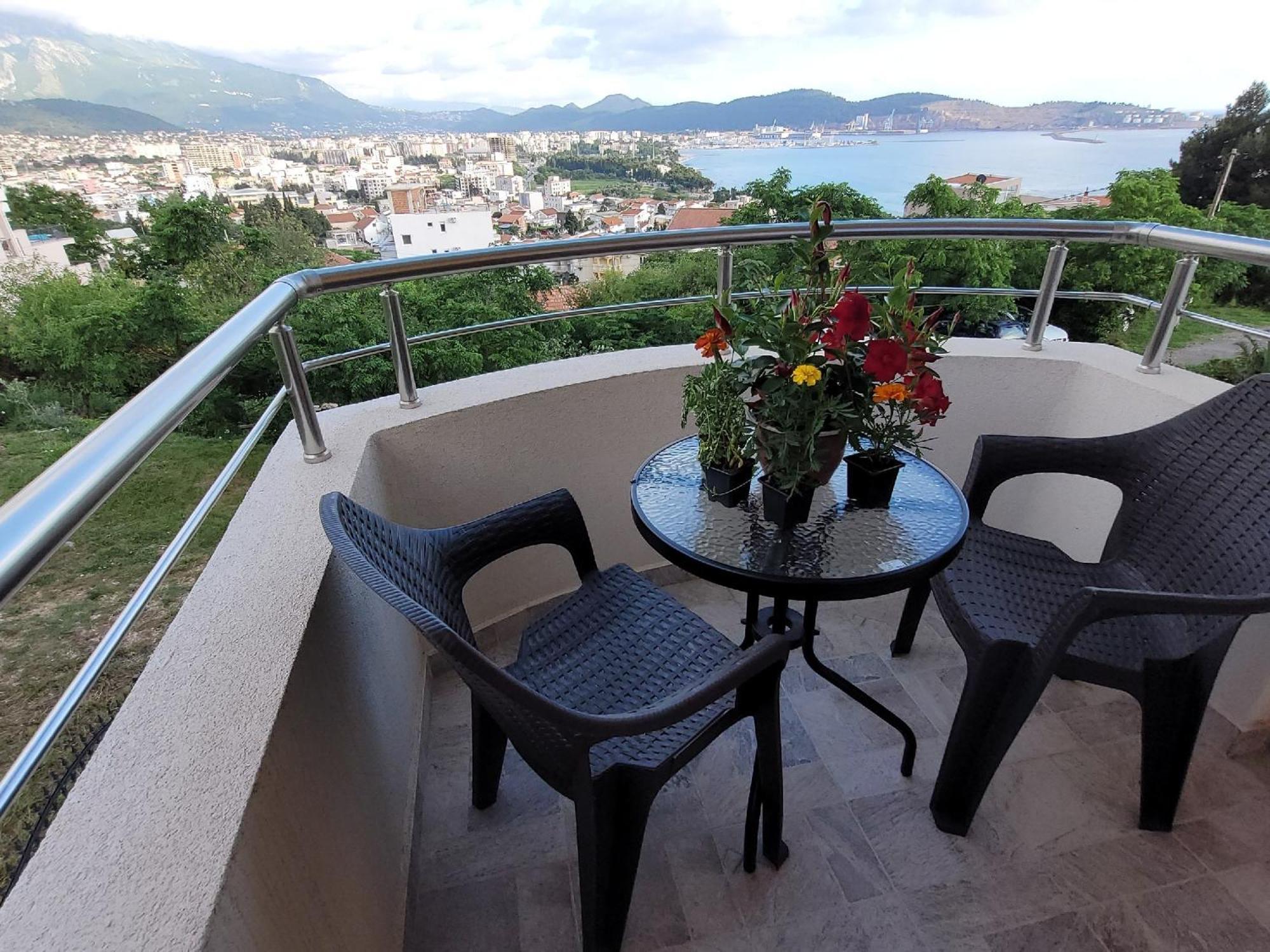Montenegro Apartments Phoenix With Pool Bar Εξωτερικό φωτογραφία