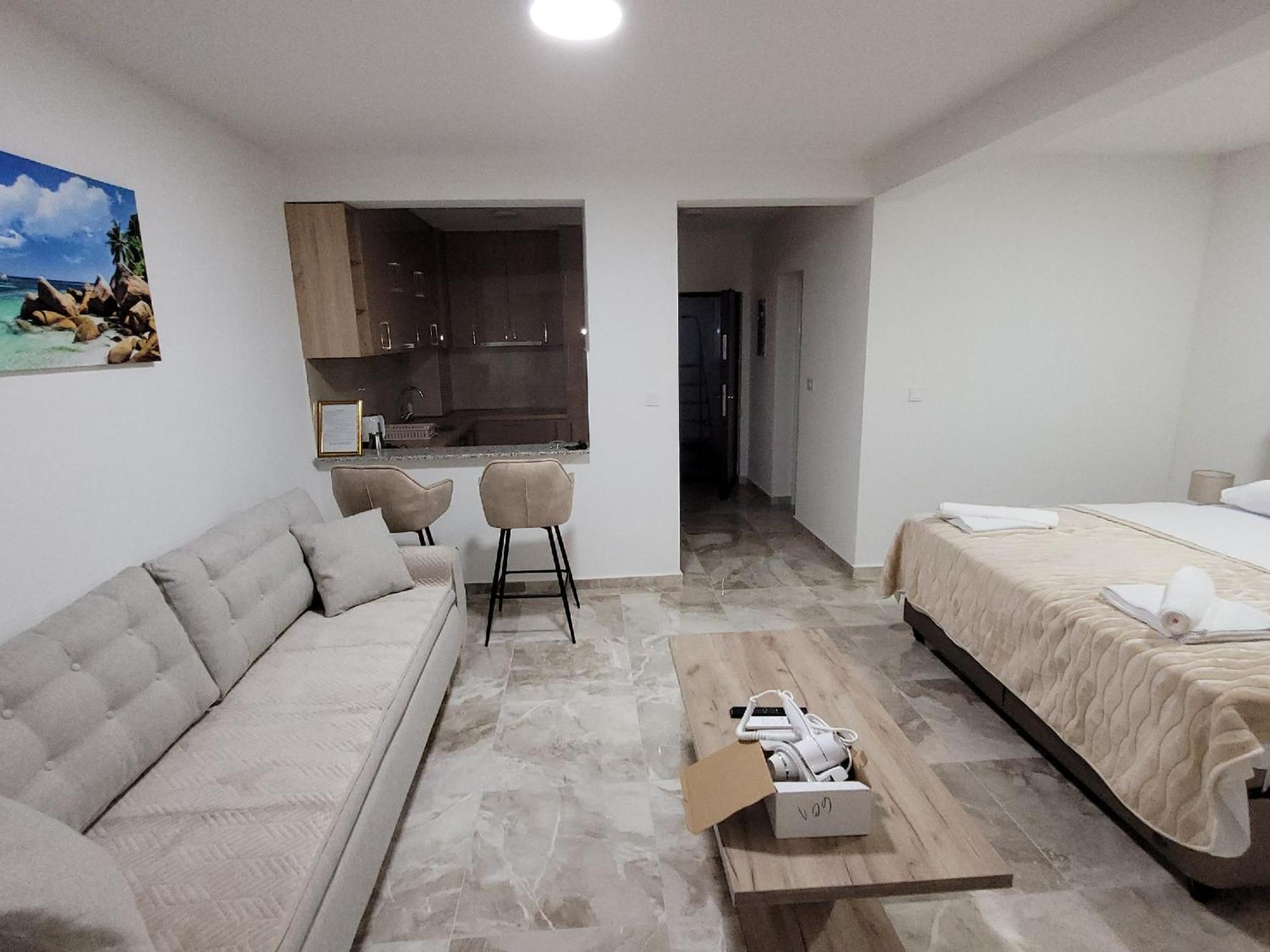 Montenegro Apartments Phoenix With Pool Bar Δωμάτιο φωτογραφία
