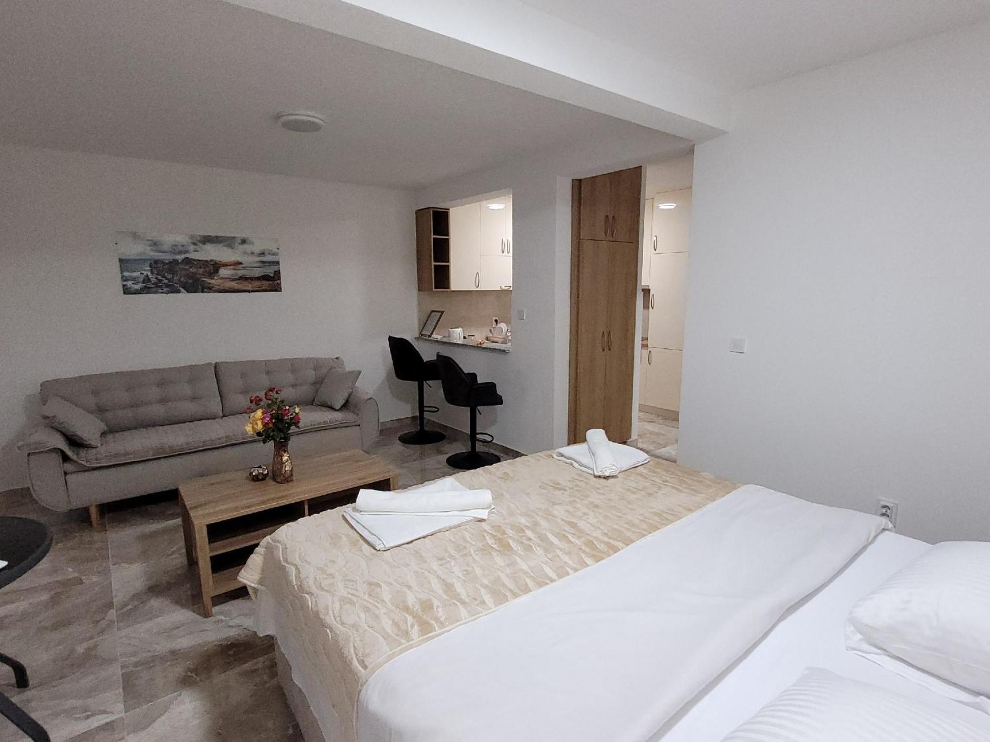 Montenegro Apartments Phoenix With Pool Bar Δωμάτιο φωτογραφία