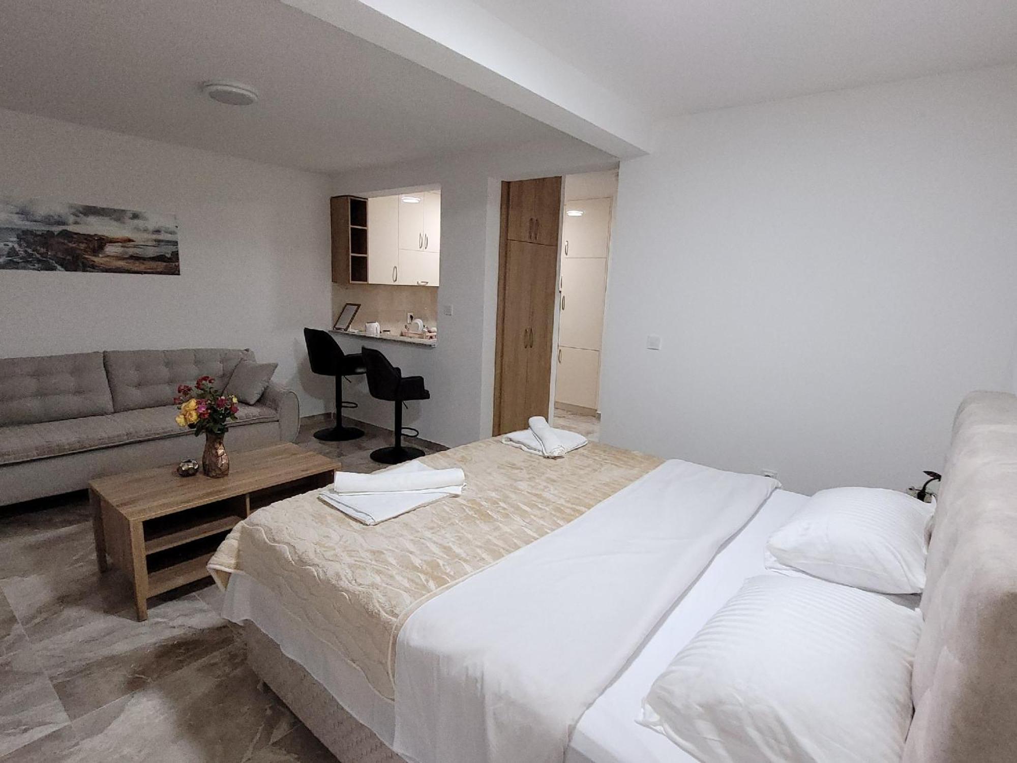 Montenegro Apartments Phoenix With Pool Bar Δωμάτιο φωτογραφία