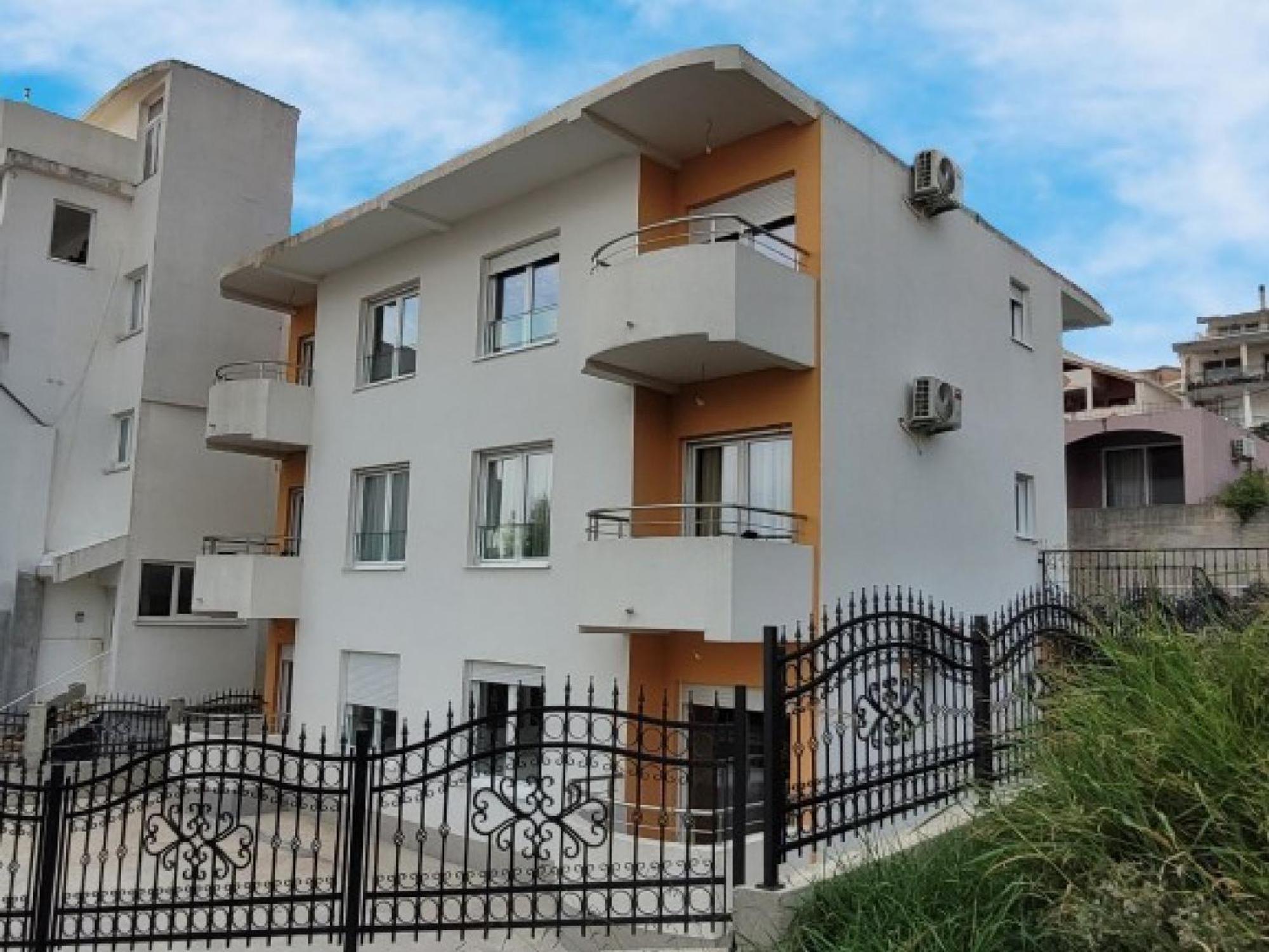 Montenegro Apartments Phoenix With Pool Bar Εξωτερικό φωτογραφία